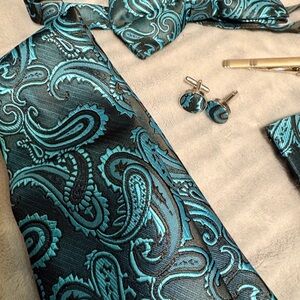 Sophisticated Paisley Tie Set in Teal and Black